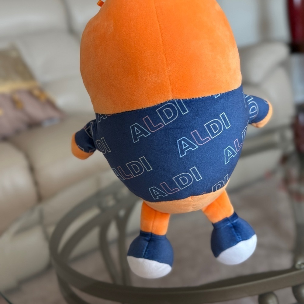 “Kevin the Carrot” - Aldi | Orange Stuffed Toy - Picture 4 of 7